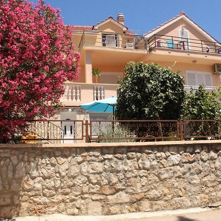Apartman Tisno Esterno foto