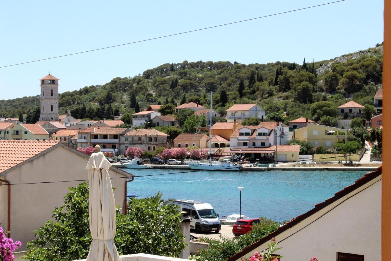 Apartman Tisno Esterno foto
