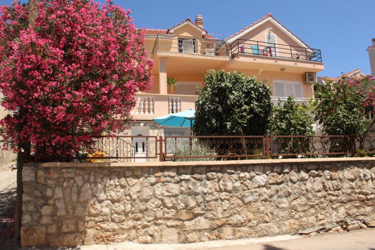 Apartman Tisno Esterno foto