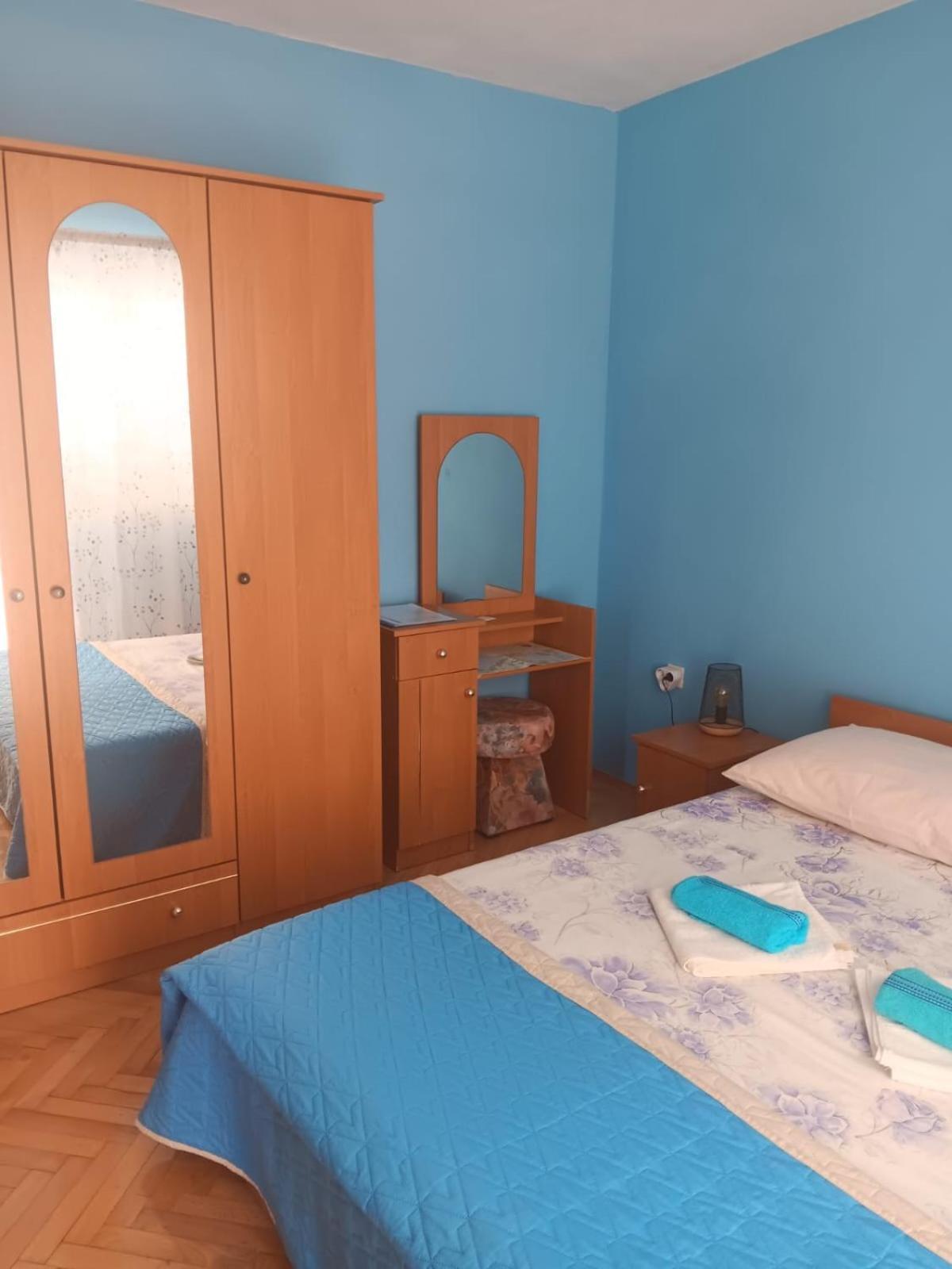 Apartman Tisno Esterno foto