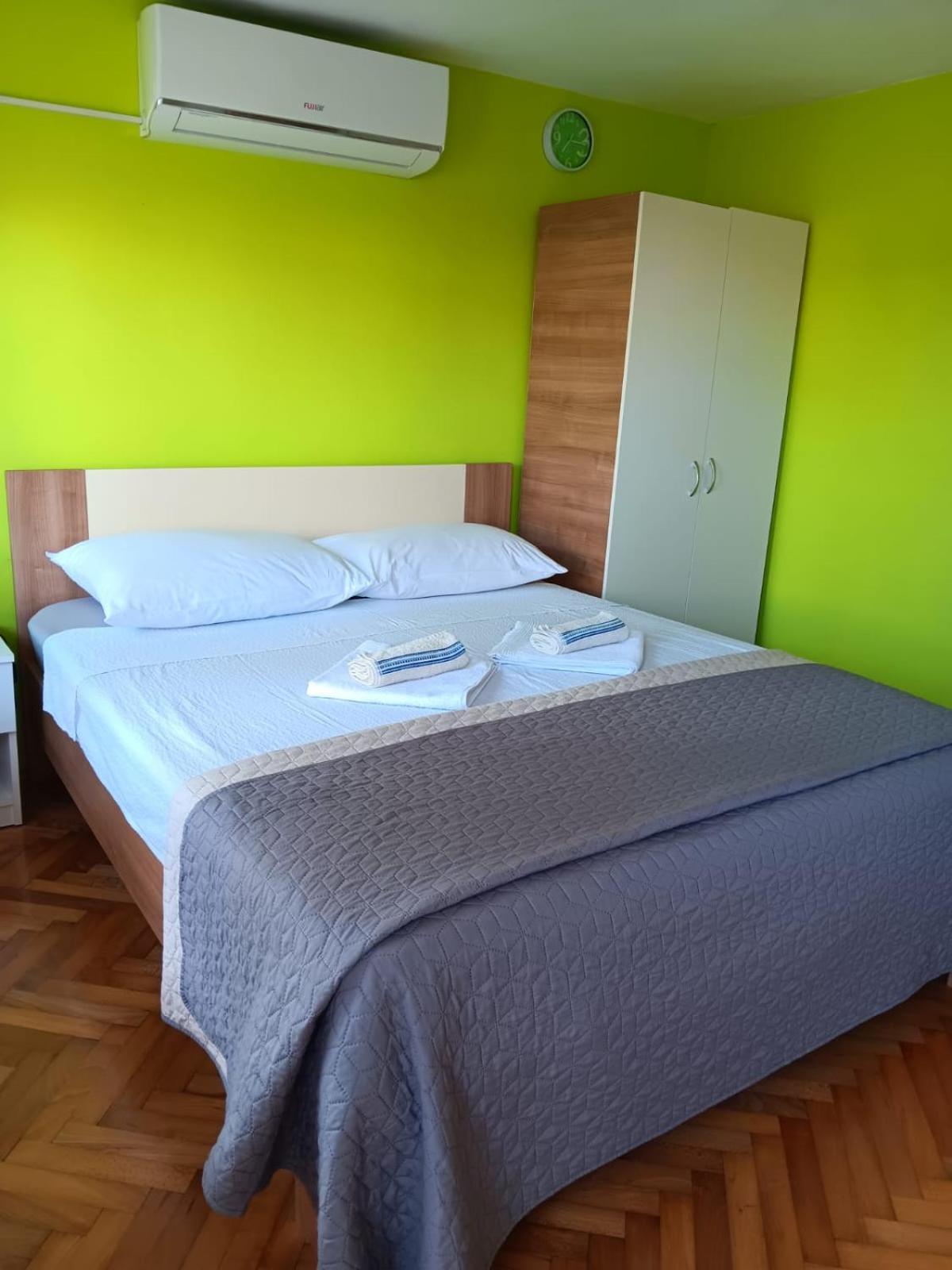 Apartman Tisno Esterno foto
