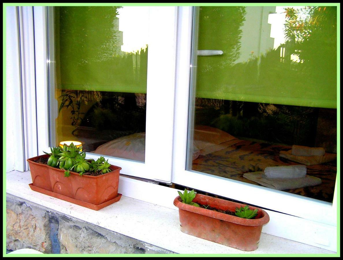 Apartman Tisno Esterno foto