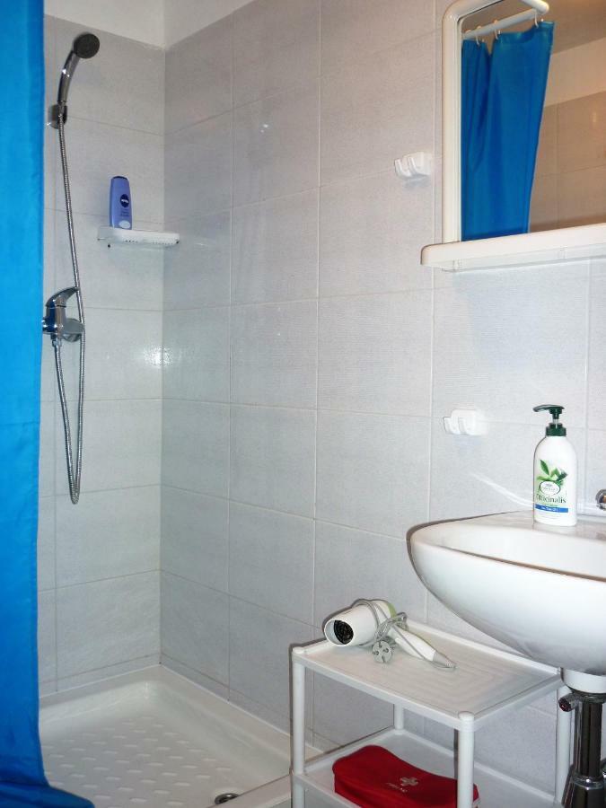 Apartman Tisno Esterno foto