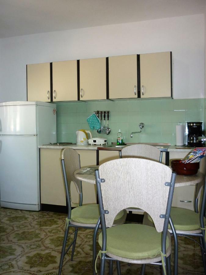 Apartman Tisno Esterno foto