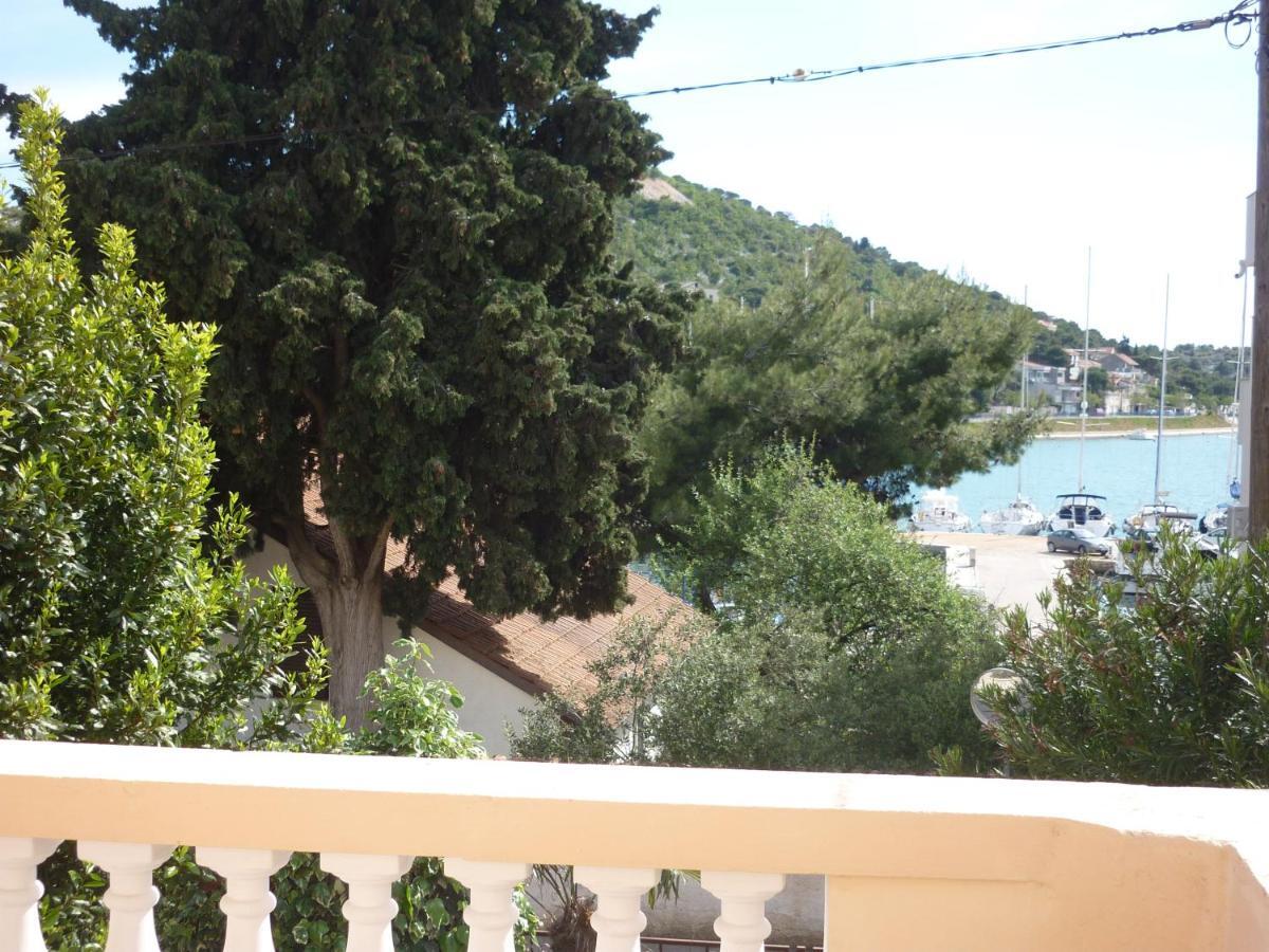 Apartman Tisno Esterno foto