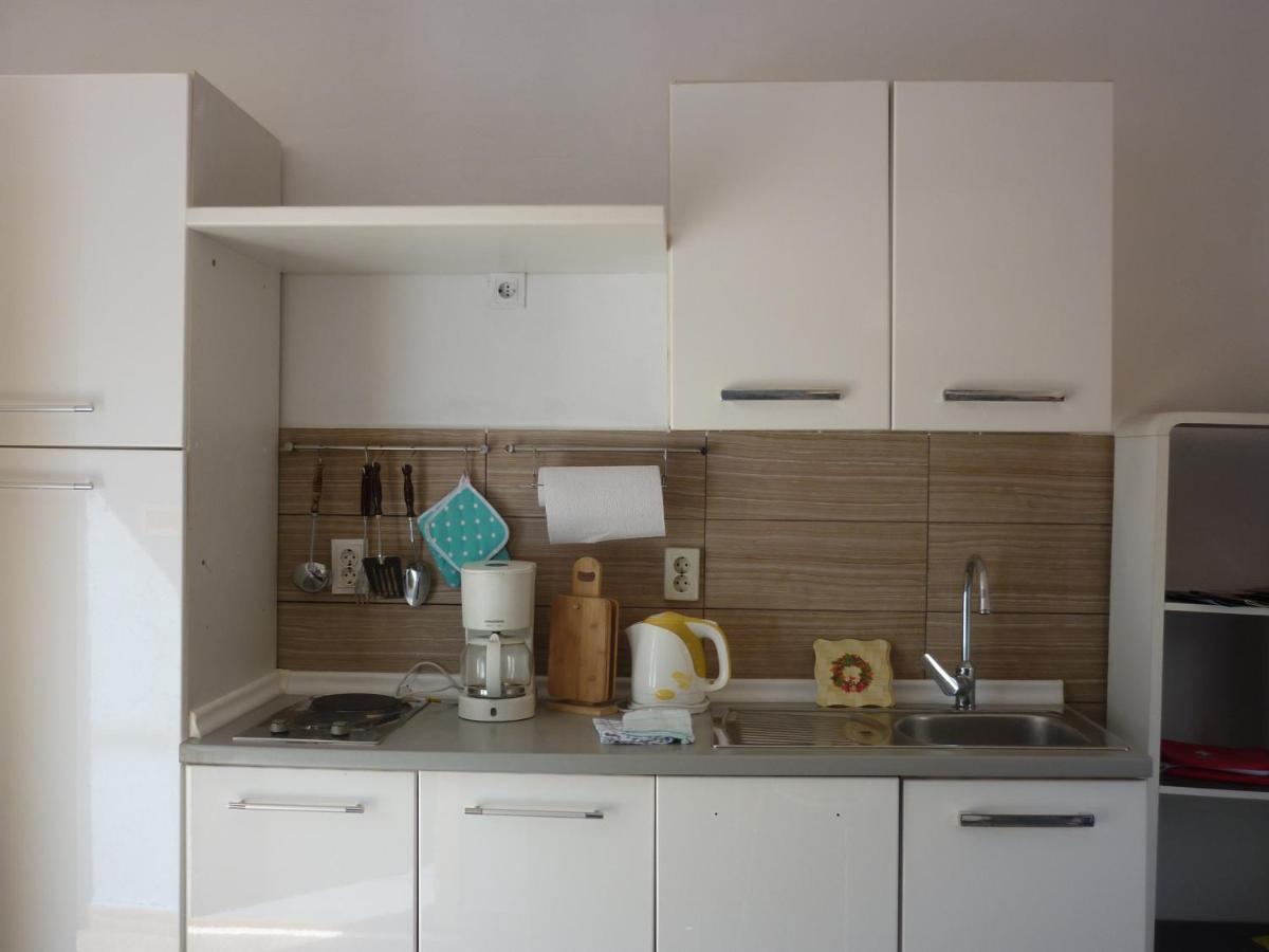 Apartman Tisno Esterno foto