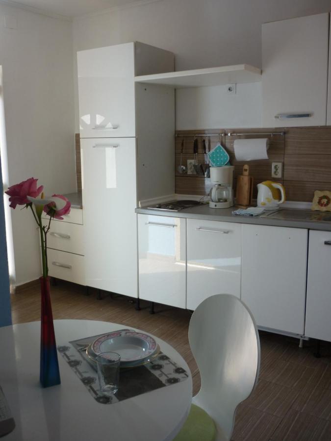 Apartman Tisno Esterno foto
